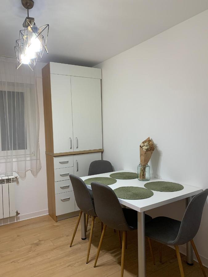 Sunny Apartment In 수체아바 외부 사진